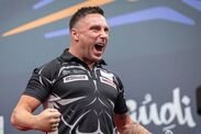 Gerwyn Price merayakannya