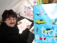 Di Brumath, seorang seniman buku komik membuat sketsa kelompok ekstrim kanan