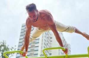 Vick Alsatian yang tidak biasa, pelatihan jalanan dengan kelas