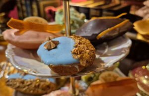 Reismadeleines, spesialisasi terbaik dari Au fond du Jardin, ruang teh menakjubkan di Strasbourg