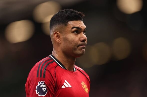 Casemiro dari Manchester United terlihat selama pertandingan Liga Premier antara Manchester United dan Fulham di Old Trafford