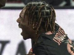 Pemain baru Liverpool Jeremy Jacquet menjerit kesakitan dan harus meninggalkan lapangan karena cedera | Sepak Bola | olahraga