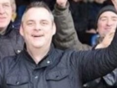 Dua belas terdakwa didakwa melakukan pembunuhan setelah kematian seorang penggemar sepak bola setelah serangan dalam perjalanan pulang | Inggris Raya | Berita