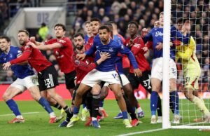 Dua bintang Man Utd mengecam seni gelap Everton – ‘Sedikit berlebihan’ |”. Sepak Bola | olahraga