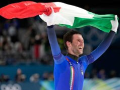 Italia tampil cemerlang dalam pengejaran tim speed skating Olimpiade putra, mengklaim medali emas pertamanya sejak 2006