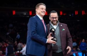 Ayah yang bangga, Rick Pitino, kembali mencetak kemenangan penting melalui perjuangan keras melawan putranya yang “brilian”.
