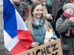 Menyusul pengungkapan kemanusiaan, pembubaran kolektif Némésis diminta oleh LFI