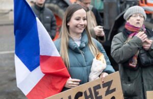 Menyusul pengungkapan kemanusiaan, pembubaran kolektif Némésis diminta oleh LFI