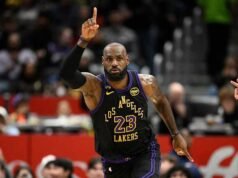 LeBron James kembali untuk mencatatkan rekor pertandingan All-Starnya yang ke-21 dan, pada usia 41 tahun, masih menjadi sorotan tengah musim NBA.