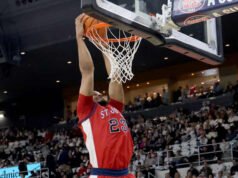 Perkelahian terjadi antara No. 17 St. John’s dan Providence, mengakibatkan enam pemain dikeluarkan dari lapangan