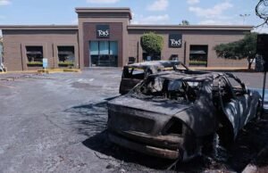 Pertandingan sepak bola ditunda karena kekerasan setelah tentara membunuh pemimpin kartel Meksiko ‘El Mencho’