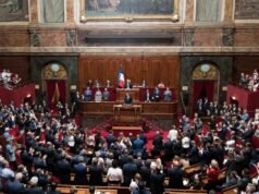 pemerintah menghadapi kebuntuan di Kongres untuk mereformasi konstitusi