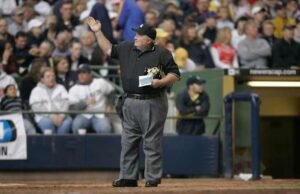 Bruce Froemming, wasit Liga Utama yang memecahkan rekor, meninggal pada usia 86 tahun