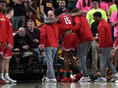 Bintang Texas Tech JT Toppin mengalami cedera pada kaki kanan bawahnya saat kalah dari Arizona State