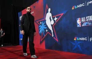 Stephen Curry dari Warriors perlu menjalani pemeriksaan ulang pada lututnya dalam waktu 10 hari setelah pemindaian MRI keduanya