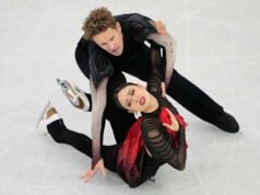 Chock dan Bates mengatakan skate mereka yang nyaris sempurna terasa seperti sebuah kemenangan, bahkan jika perak “membingungkan” para penggemarnya.