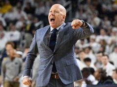 Mick Cronin meminta maaf kepada pemain atas pengusirannya dan mengatakan dia perlu mewakili UCLA dengan lebih baik