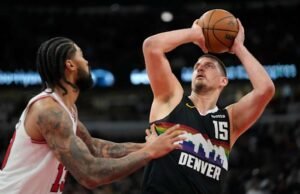 Nikola Jokic melewati Oscar Robertson untuk triple-double terbanyak kedua saat Nuggets memimpin Bulls 136-120