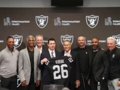The Raiders memperkenalkan pelatih baru Klint Kubiak dengan mengacu pada kisah masa lalu mereka