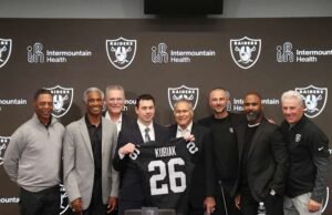 The Raiders memperkenalkan pelatih baru Klint Kubiak dengan mengacu pada kisah masa lalu mereka