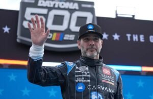 Jimmie Johnson berencana untuk berkompetisi di Daytona 500 lagi pada tahun 2027 sebelum pensiun dari karir Pialanya