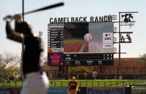 Sedikit lebih dari separuh tantangan bola/pukulan diselesaikan pada hari pertama pertandingan latihan musim semi