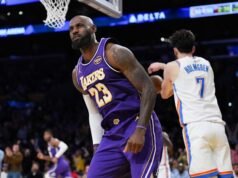 LeBron James akan bermain untuk Lakers melawan Spurs, membuatnya absen untuk penghargaan All-NBA ke-22