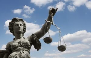 Kejahatan solidaritas: Tujuh aktivis yang mencoba membantu migran melintasi perbatasan dibebaskan