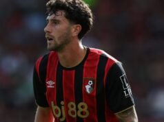 Bek Liga Inggris itu tidak menutup kemungkinan untuk pindah ke Barcelona mengingat banyaknya minat