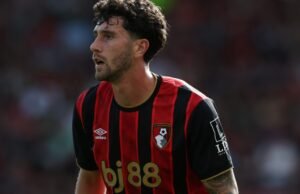 Bek Liga Inggris itu tidak menutup kemungkinan untuk pindah ke Barcelona mengingat banyaknya minat