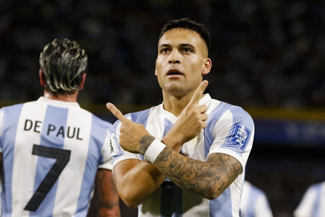 Lautaro Martinez bersorak untuk Argentina