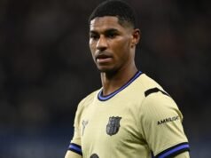 Barcelona menyetujui kontrak tiga tahun dengan pengurangan gaji dengan sang striker menjelang transfer €30 juta