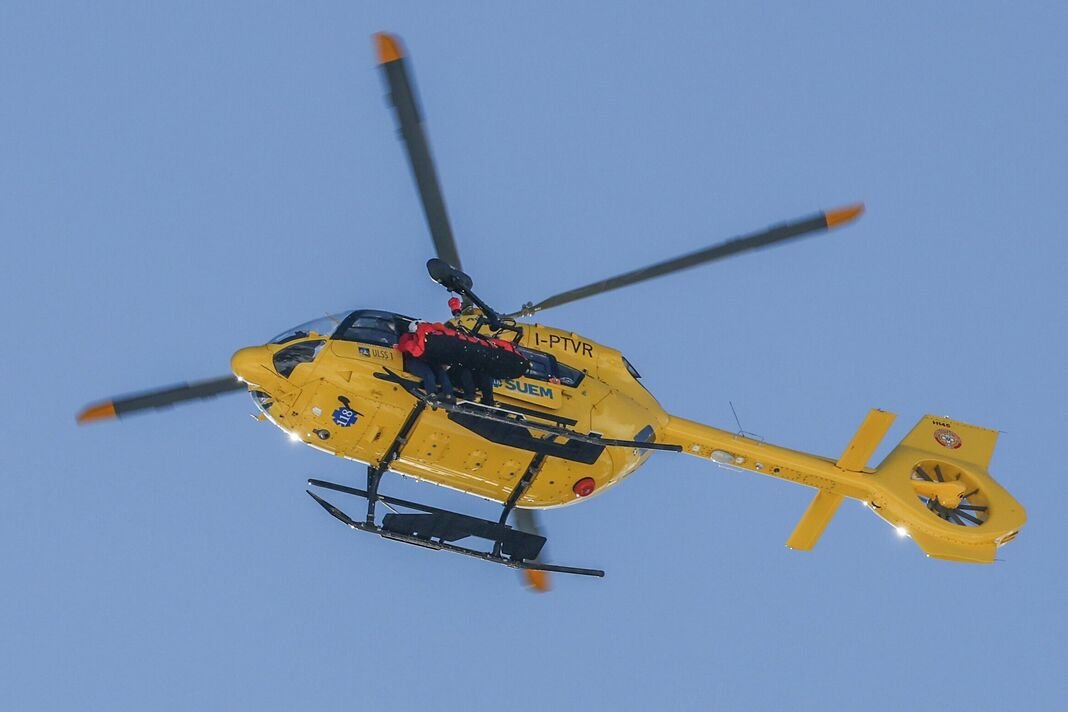 Perlombaan ski menuruni bukit alpine wanita