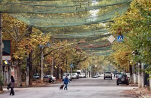 Ukraina: di kota Kherson, tinggal di bawah tanah atau di bawah jaring