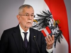 Presiden Austria menyerukan perpanjangan dinas militer