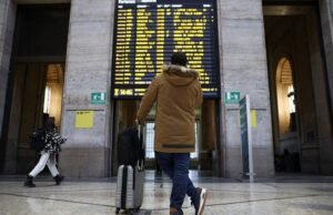 Di Italia, dari " tindakan sabotase yang serius " menyentuh kereta selama akhir pekan pembukaan Olimpiade 2026