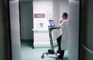 Serangan dunia maya: data pribadi 15 juta pasien diretas di Prancis