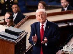 AS: Donald Trump berusaha meyakinkan warga Amerika bahwa ‘zaman keemasan’ yang dijanjikan saat pelantikannya telah kembali pada masa pelantikannya "Pidato Kenegaraan"