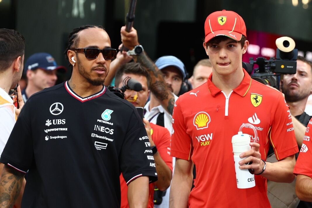 Oliver Bearman dan Lewis Hamilton Oliver Bearman dan Lewis Hamilton