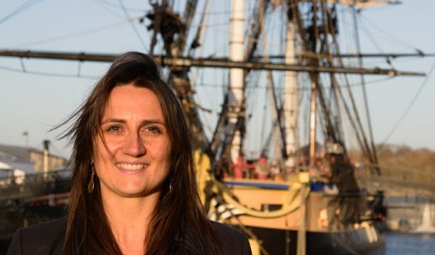 “Perahunya ditambatkan di Anglet, keputusan dibuat di Paris,” kekhawatiran Émilie Beau, direktur umum asosiasi Hermione-La Fayette. Foto milik asosiasi Hermione-Lafayette