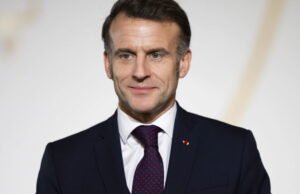 Kebijakan. Emmanuel Macron menjelaskan bahwa dia ingin “membuka perdebatan” dan tidak melarang video game