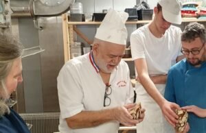 berlatih untuk memberi makan lebih baik bersama pekerja terbaik Prancis, Amandio Pimenta