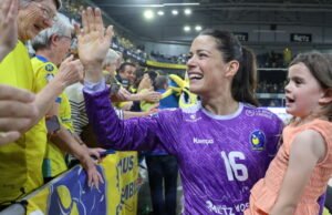 Bola tangan. Mantan juara Olimpiade Cléopatre Darleux menjadi seorang ibu untuk kedua kalinya