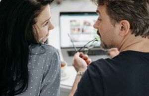 cinta di tempat kerja, tidak selalu tanpa risiko