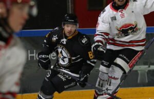 Bintang Hitam Strasbourg menenggelamkan Dunkirk Privateers