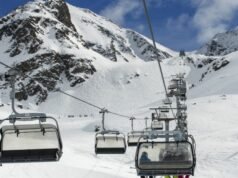 Austria. Dua pemain ski, yang sedang bermain seluncur salju di luar landasan, tewas dalam longsoran salju