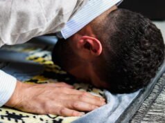 apa yang perlu Anda ketahui tentang bulan suci yang menarik bagi kaum muda yang beriman