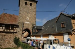 Reaksi Alsace, strategi, ekspektasi… Bagaimana Dambach-la-Ville mempersiapkan diri untuk mewakili wilayah tersebut dalam acara “Desa Favorit Perancis”