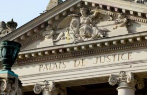 Strasbourg. Seorang dewasa muda terlibat dalam kesepakatan itu dan hampir ditahan