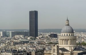 Paris. Menara Montparnasse dan Sciences Po dievakuasi pada Jumat malam setelah ada ancaman bom